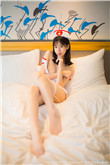 公车上疯狂高潮呻吟摸揉