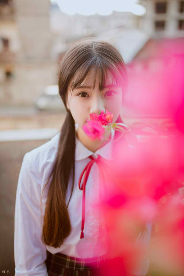 两男一女
