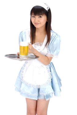 比基尼美女胸罩脱落
